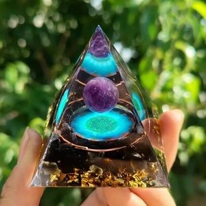 chakra pyramid amethyst